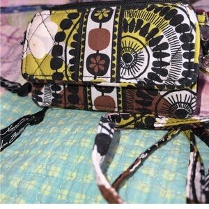 Vera Bradley Retired Pattern Cocoa Moss All- Together   Crossbody